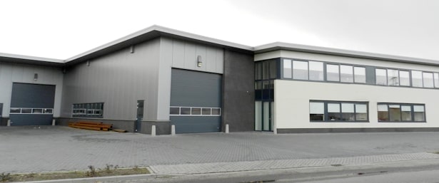 Locaux commerciaux et bureaux